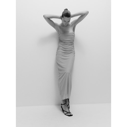 Reserved - Tiulowa sukienka z marszczeniami - jasnoszary ze sklepu Reserved w kategorii Sukienki - zdjęcie 172364061