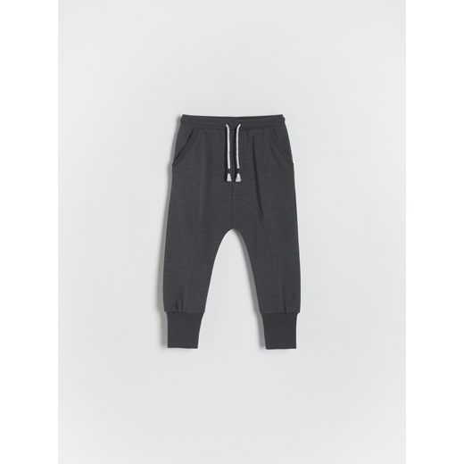 Reserved - Bawełniane spodnie - ciemnoszary ze sklepu Reserved w kategorii Spodnie i półśpiochy - zdjęcie 172385011