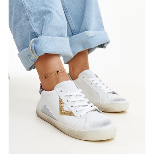 Białe sneakersy z efektem ,,znoszenia'' Gombola ze sklepu gemre w kategorii Trampki damskie - zdjęcie 172388381