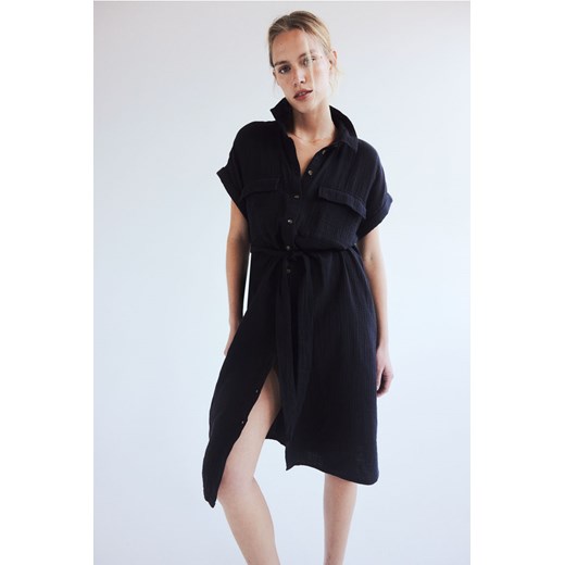 H & M - Szmizjerka z wiązanym paskiem - Czarny ze sklepu H&M w kategorii Sukienki - zdjęcie 172393343