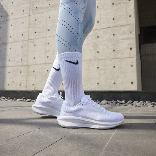 Damskie buty do biegania po asfalcie Nike Winflo 11 - Biel Nike 38 Nike poland
