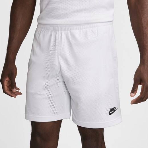 Spodenki męskie białe Nike w sportowym stylu