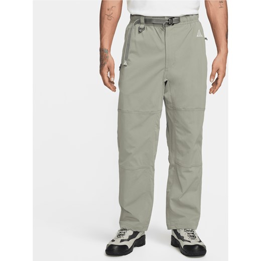 Męskie spodnie trekkingowe z ochroną przed promieniowaniem UV Nike ACG - Szary ze sklepu Nike poland w kategorii Spodnie męskie - zdjęcie 172418614