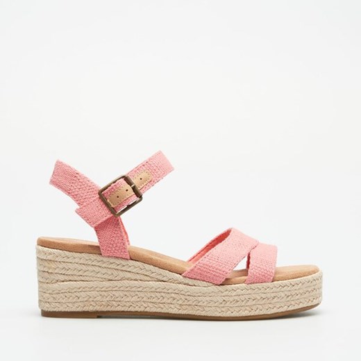TOMS SHELL PINK METALLIC ze sklepu Symbiosis w kategorii Sandały damskie - zdjęcie 172418983