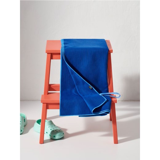 Sinsay - Ręcznik szybkoschnący - niebieski ze sklepu Sinsay w kategorii Ręczniki - zdjęcie 172437973
