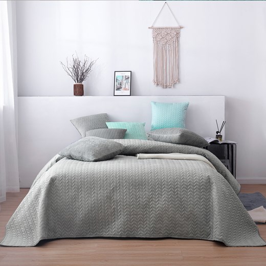 Narzuta na łóżko Silky Chic 220x240cm grey ze sklepu dekoria.pl w kategorii Narzuty i kapy - zdjęcie 172482721