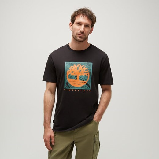 TIMBERLAND T-SHIRT SHORT SLEEVE FRONT GRAPHIC TEE ze sklepu Timberland w kategorii T-shirty męskie - zdjęcie 172529300