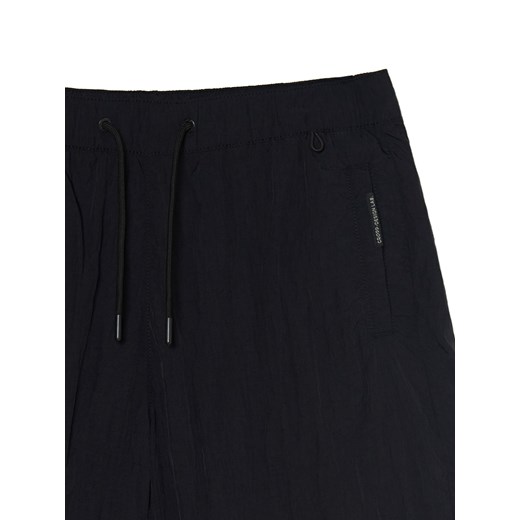 Cropp - Czarne szorty comfort - czarny Cropp 30 Cropp