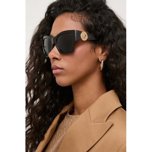 Versace okulary przeciwsłoneczne damskie kolor brązowy 0VE4452 ze sklepu ANSWEAR.com w kategorii Okulary przeciwsłoneczne damskie - zdjęcie 172530692