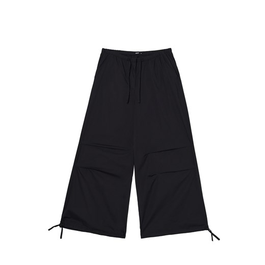 Cropp - Czarne spodnie wide leg - czarny ze sklepu Cropp w kategorii Spodnie damskie - zdjęcie 172531564