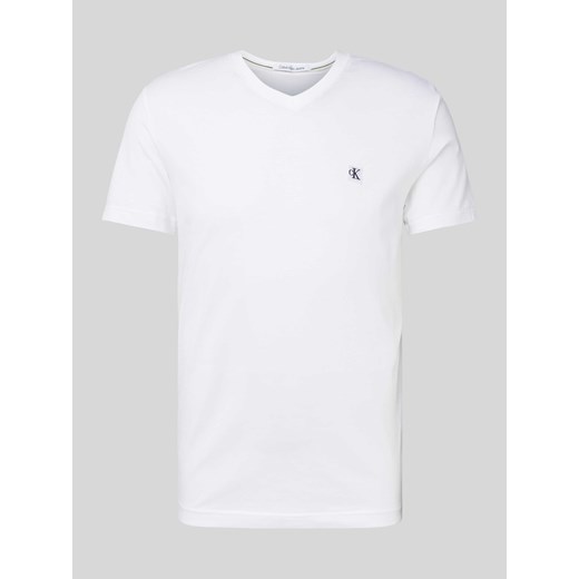 T-shirt z dekoltem w serek model ‘CK EMBRO’ ze sklepu Peek&Cloppenburg  w kategorii T-shirty męskie - zdjęcie 172546303