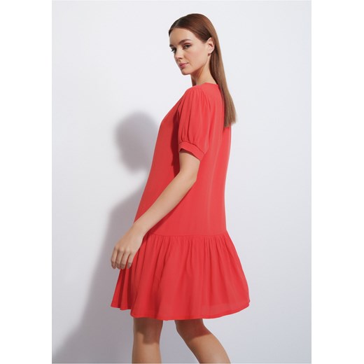 Czerwona sukienka z falbanką Ochnik One Size OCHNIK promocyjna cena
