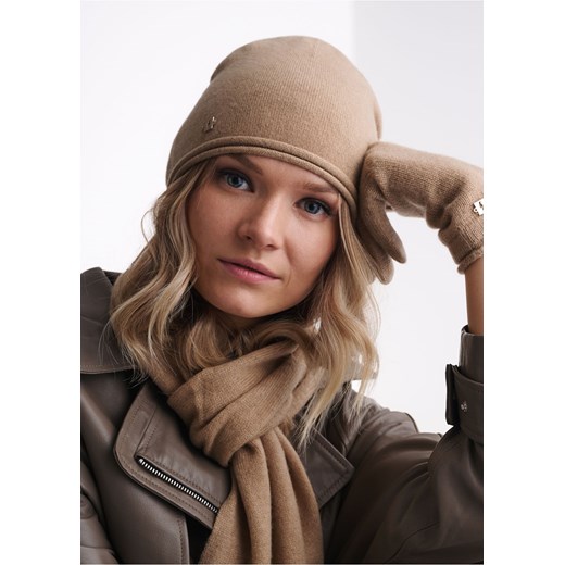 Beżowa klasyczna czapka damska ze sklepu OCHNIK w kategorii Czapki zimowe damskie - zdjęcie 172558030