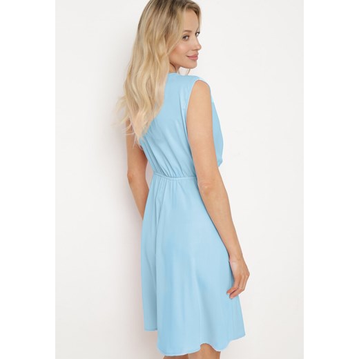 Sukienka Born2be bez rękawów z dekoltem w serek kopertowa mini elegancka