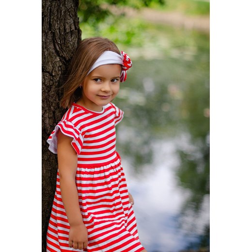 Dziewczęca sukienka z opaską w biało-czerwone paski ze sklepu 5.10.15 w kategorii Sukienki dziewczęce - zdjęcie 172601370