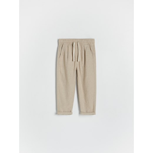 Reserved - Spodnie chino z lnem - złamana biel ze sklepu Reserved w kategorii Spodnie i półśpiochy - zdjęcie 172601861