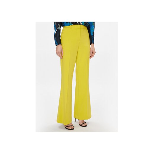 DKNY Spodnie materiałowe UK3PX024 Żółty Regular Fit ze sklepu MODIVO w kategorii Spodnie damskie - zdjęcie 172613674
