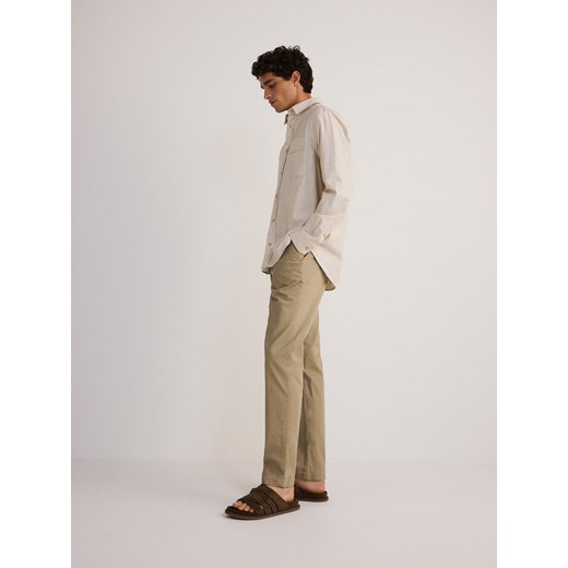 Reserved - Spodnie chino slim fit - beżowy ze sklepu Reserved w kategorii Spodnie męskie - zdjęcie 172620024