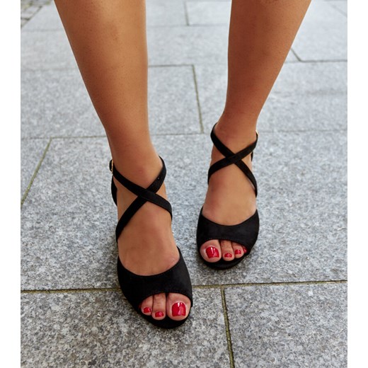 Sandały damskie czarne Gemre na lato z klamrą 