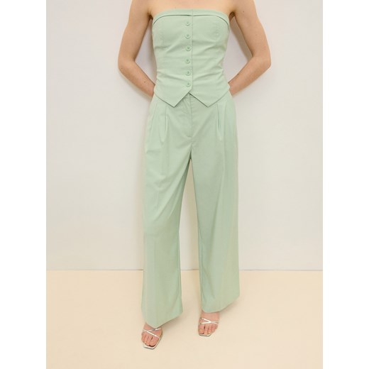 Reserved - Garniturowe spodnie z wiskozą - jasnozielony ze sklepu Reserved w kategorii Spodnie damskie - zdjęcie 172629294