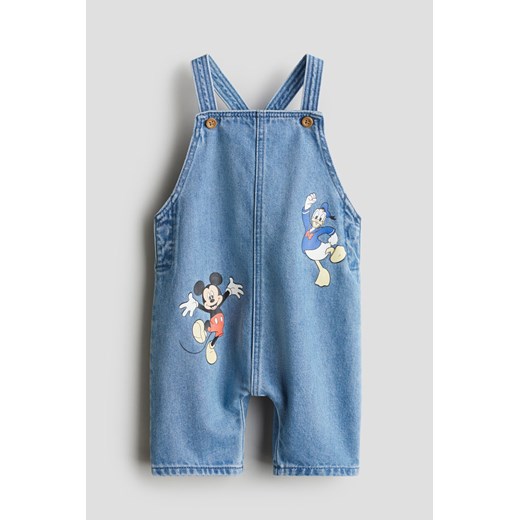 H & M - Dżinsowe szorty ogrodniczki z nadrukiem - Niebieski ze sklepu H&M w kategorii Odzież dla niemowląt - zdjęcie 172631132