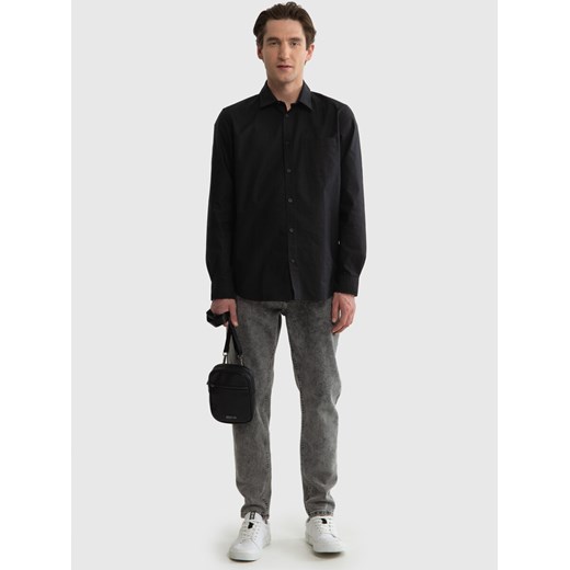 Koszula męska z tkaniny typu oxford czarna Trixi 906 ze sklepu Big Star w kategorii Koszule męskie - zdjęcie 172632382