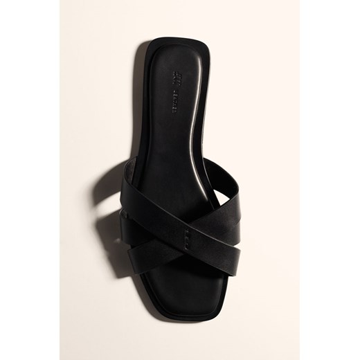 H & M - Skórzane klapki - Czarny ze sklepu H&M w kategorii Klapki damskie - zdjęcie 172648080