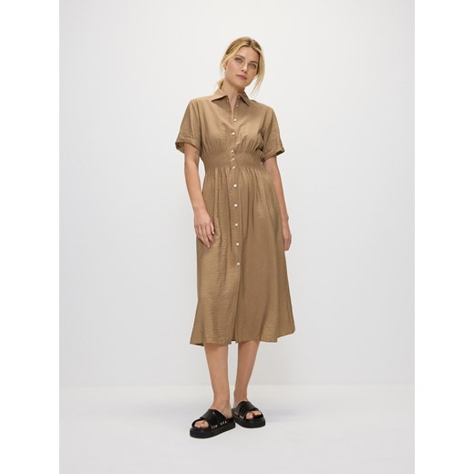 Reserved - Sukienka midi z wiskozą - beżowy ze sklepu Reserved w kategorii Sukienki - zdjęcie 172653221