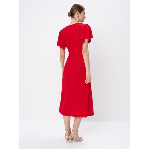 Sukienka Mohito z krótkim rękawem w serek midi kopertowa 