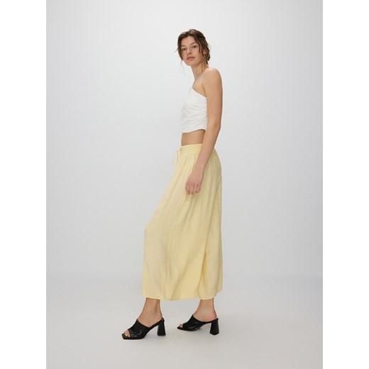 Reserved - Spodnie culotte z wiskozą - jasnożółty ze sklepu Reserved w kategorii Spodnie damskie - zdjęcie 172664062