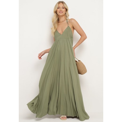 Zielona Rozkloszowana Sukienka Maxi z Wiązaniem na Szyi Cathenia ze sklepu Born2be Odzież w kategorii Sukienki - zdjęcie 172664934