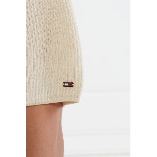 Sukienka Tommy Hilfiger jedwabna 