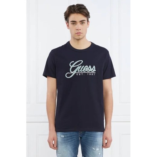 GUESS T-shirt SS CN GUESS 3D EMBRO | Regular Fit ze sklepu Gomez Fashion Store w kategorii T-shirty męskie - zdjęcie 172790203