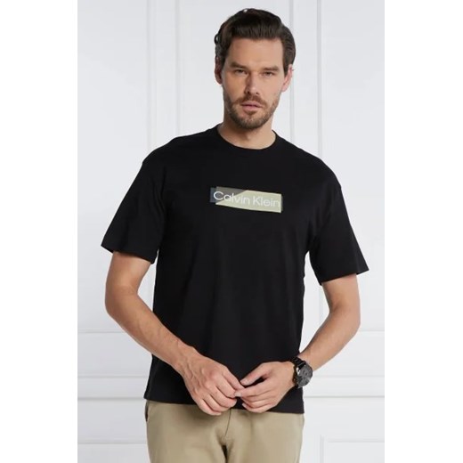 Calvin Klein T-shirt LAYERED GEL LOGO | Regular Fit ze sklepu Gomez Fashion Store w kategorii T-shirty męskie - zdjęcie 172851794