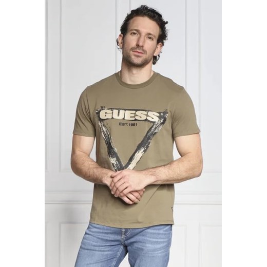 GUESS T-shirt SS BSC BRUSHED TRIANGLE TEE | Classic fit ze sklepu Gomez Fashion Store w kategorii T-shirty męskie - zdjęcie 172868342