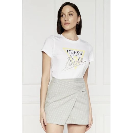 GUESS T-shirt ICON TEE | Regular Fit ze sklepu Gomez Fashion Store w kategorii Bluzki damskie - zdjęcie 172909103