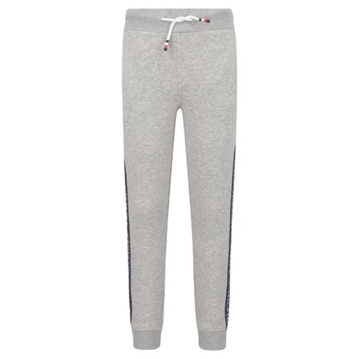Tommy Hilfiger Spodnie dresowe | Regular Fit ze sklepu Gomez Fashion Store w kategorii Spodnie chłopięce - zdjęcie 172939230