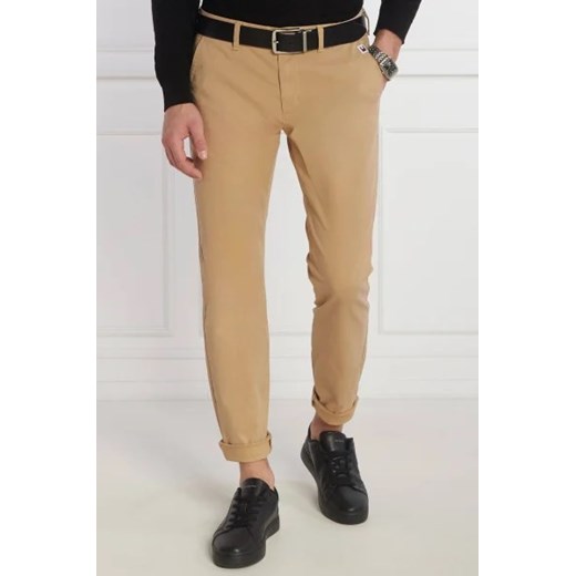 Tommy Jeans Spodnie chino AUSTIN | Slim Fit ze sklepu Gomez Fashion Store w kategorii Spodnie męskie - zdjęcie 172950972