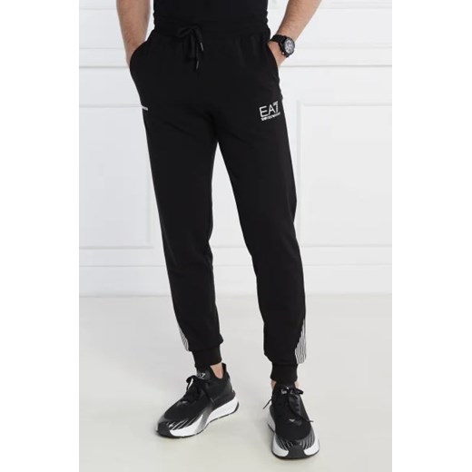 EA7 Spodnie dresowe | Regular Fit ze sklepu Gomez Fashion Store w kategorii Spodnie męskie - zdjęcie 172952350