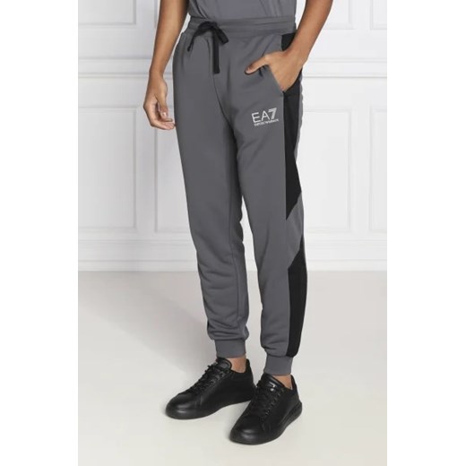 EA7 Spodnie dresowe | Regular Fit ze sklepu Gomez Fashion Store w kategorii Spodnie męskie - zdjęcie 172955791