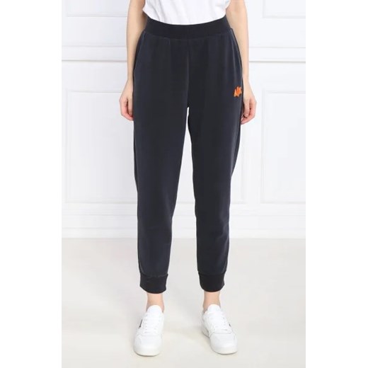 Armani Exchange Spodnie dresowe | Regular Fit ze sklepu Gomez Fashion Store w kategorii Spodnie damskie - zdjęcie 172956080