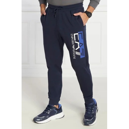 EA7 Spodnie dresowe | Regular Fit ze sklepu Gomez Fashion Store w kategorii Spodnie męskie - zdjęcie 172965271