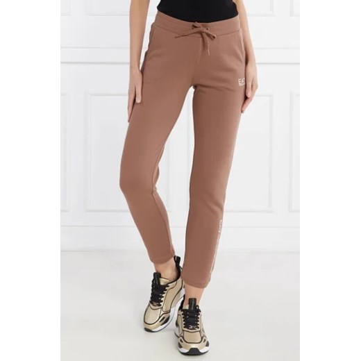 EA7 Spodnie dresowe | Regular Fit ze sklepu Gomez Fashion Store w kategorii Spodnie damskie - zdjęcie 172965504