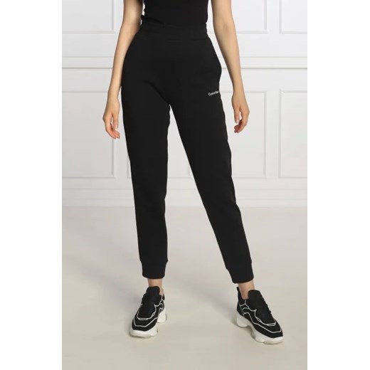 Calvin Klein Spodnie dresowe | Regular Fit ze sklepu Gomez Fashion Store w kategorii Spodnie damskie - zdjęcie 172969340