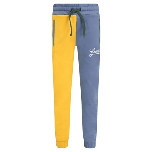 Guess Spodnie dresowe | Regular Fit ze sklepu Gomez Fashion Store w kategorii Spodnie chłopięce - zdjęcie 172970380