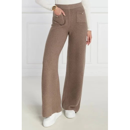 GUESS Spodnie dzianinowe SOPHIE SWTR PANT | Loose fit | z dodatkiem wełny ze sklepu Gomez Fashion Store w kategorii Spodnie damskie - zdjęcie 172971343