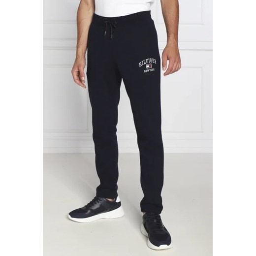 Tommy Hilfiger Spodnie dresowe | Regular Fit ze sklepu Gomez Fashion Store w kategorii Spodnie męskie - zdjęcie 172977333