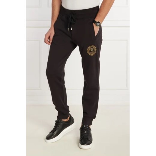 Versace Jeans Couture Spodnie dresowe | Regular Fit ze sklepu Gomez Fashion Store w kategorii Spodnie męskie - zdjęcie 172977993