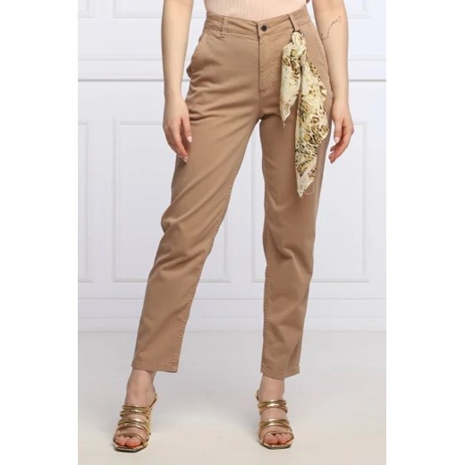 GUESS Spodnie cygaretki CANDIS | Slim Fit ze sklepu Gomez Fashion Store w kategorii Spodnie damskie - zdjęcie 172979290