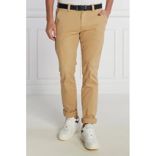 Tommy Jeans Spodnie chino AUSTIN | Slim Fit ze sklepu Gomez Fashion Store w kategorii Spodnie męskie - zdjęcie 172982822